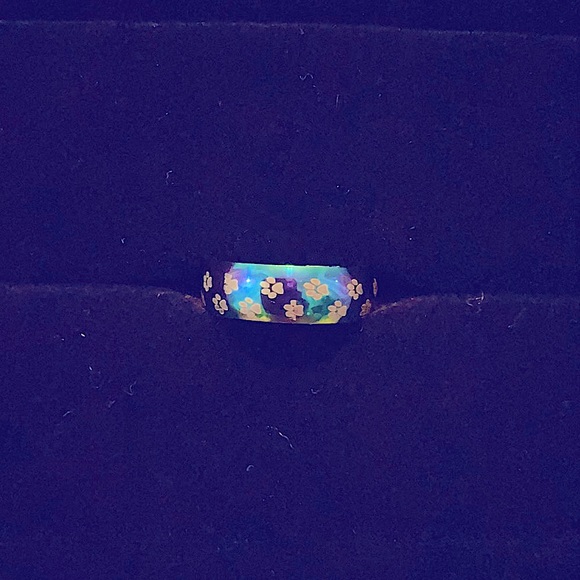 🐾 Rainbow Band with Puppy Paw Prints 🐾 - NWOT - Picture 2 of 3